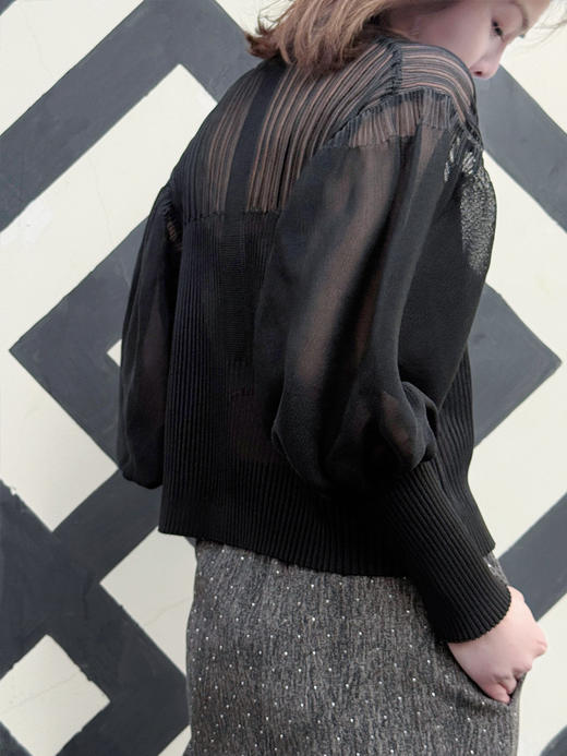 TYNVIE 欧根紗灯笼袖针织衫 - 黑色 商品图10
