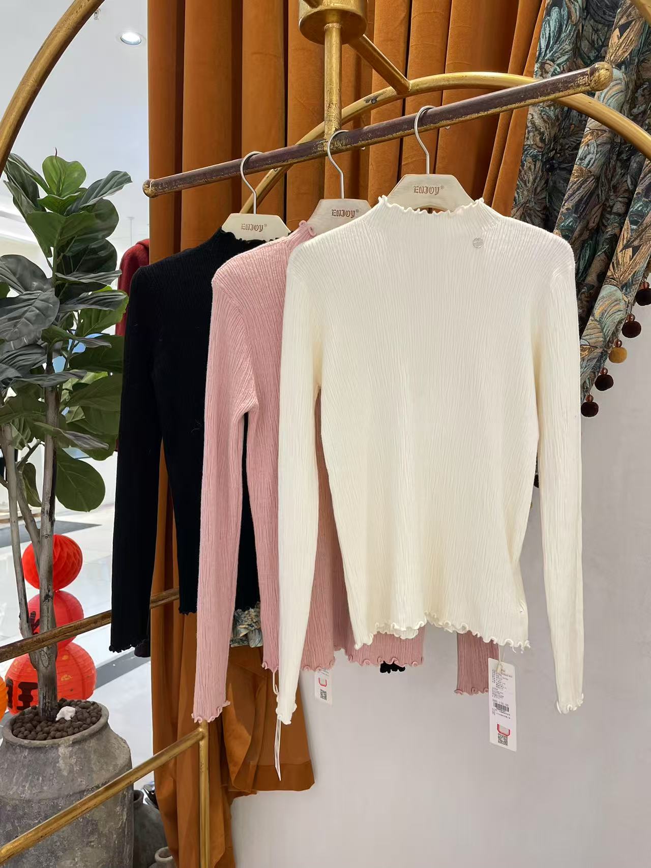 【门店同款】ENJOY冬季金属片花边竖纹针织衫 159695115