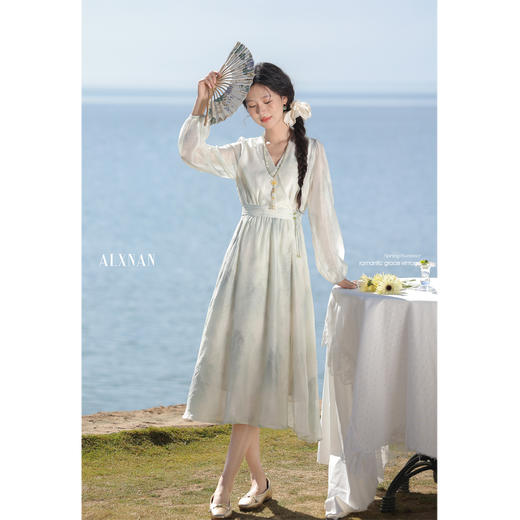 【65折秒杀】鹿向南「雾隐青山」气质V领连衣裙L52962 商品图2