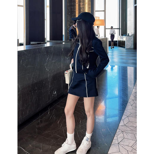 COCO ZONE 刘一一 早春撞色运动休闲风翻领拉链外套ACD1A0064 商品图1