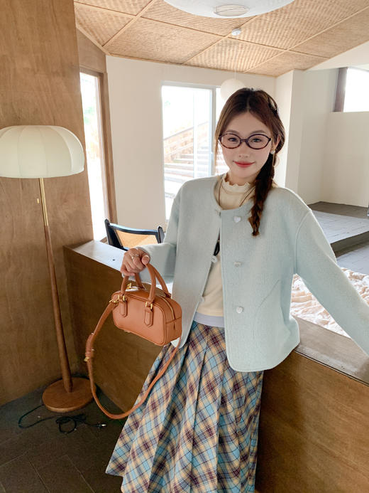 【269元任选2件】现货！成本巨贵，拍下包赚！法式蓝色爱心扣小香风短外套 商品图8