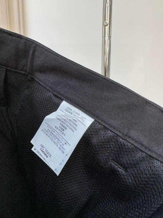 点此购买 始祖鸟春款男士商务款防风弹力冲锋裤 xj 308378 商品图14