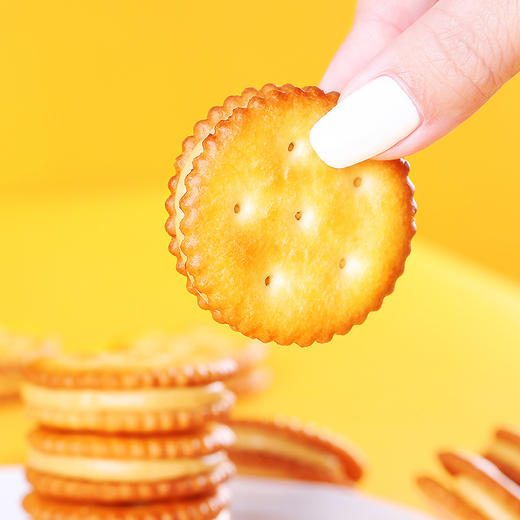 【五盒更超值❗️花生酱夹心饼干】饼干与夹心黄金比例，花生酱夹心饼干，馅料丰富，引爆味蕾，独立包装随拿随吃网红追剧零食，下午茶休闲食品L 商品图1