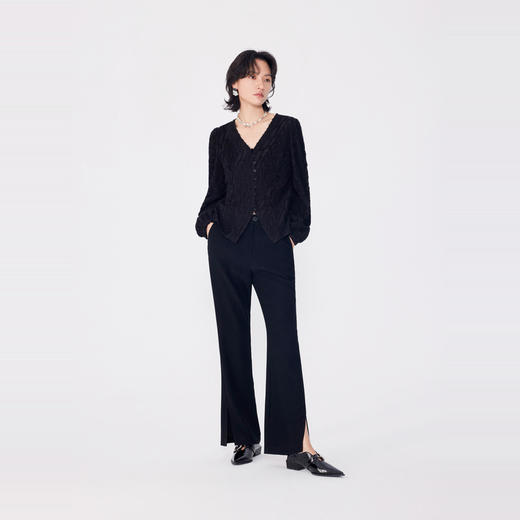 NEELLY纳俪商场同款春季新款高级感纯色V领衬衫女慵懒风正肩衬衣N25024B04573 商品图2