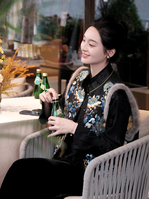 盛唐牡丹|手推苗绣水貂夹棉马甲 商品图3