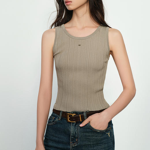 NEELLY纳俪商场同款春季新款坑条肌理针织背心女随性修身显瘦上衣N25022A01073 商品图2