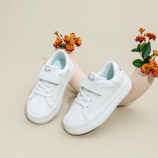 🌿【开学季】迪士尼春季开学特价小白鞋系列：❗️❗️❗️ 1、颜色搭配清爽有质感，🌟鞋款挺阔有型，上脚时尚又好看💕 2、橡胶大底搭配防滑纹设计，增加摩擦力，⭕宝宝出行更安全  商品图6