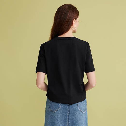 EITIE爱特爱秋季新款时尚百搭打底舒适圆领印花T恤女7502202 商品图4