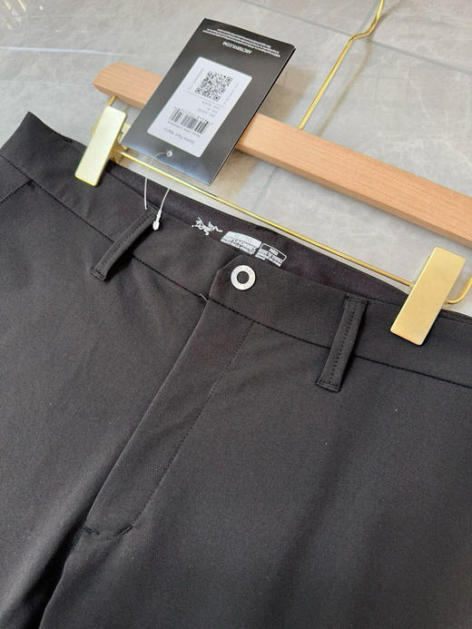 点此购买 始祖鸟春款男士商务款防风弹力冲锋裤 xj 308378 商品图4