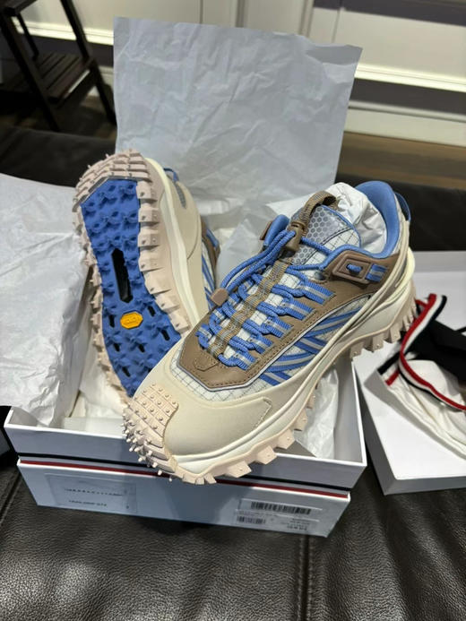 Moncler女鞋2100元 剩35/38/39/40各一双 商品图0