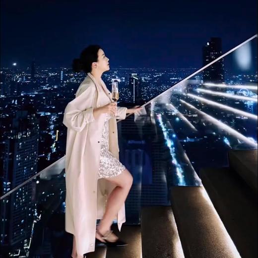 【破价】‘气质女人’2025春款气质显瘦中长款外套休闲时尚风衣8851C1F016 商品图1