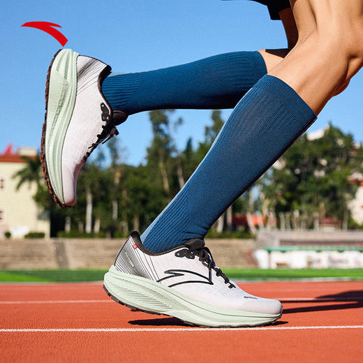 【40断码】安踏冠军跑鞋3代丨氮科技缓震跑步鞋男防泼水运动鞋跑鞋112515562【库存有限，如无货将做退款，介意慎拍！】 商品图1