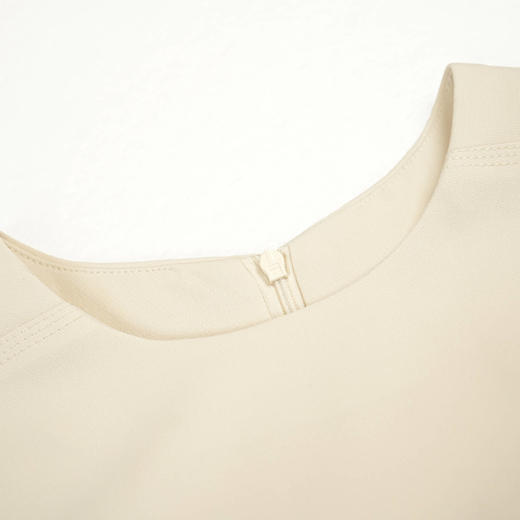 【破价】2025春款宽松轻奢轻盈无袖连衣裙895111L070 商品图4