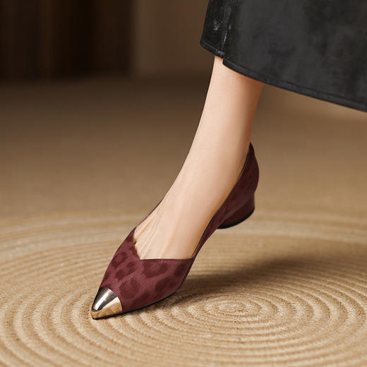 【预售5天】豹纹高跟鞋女粗跟气质红色金属头防踢设计款法式复古小跟单鞋女LD&7263 商品图1