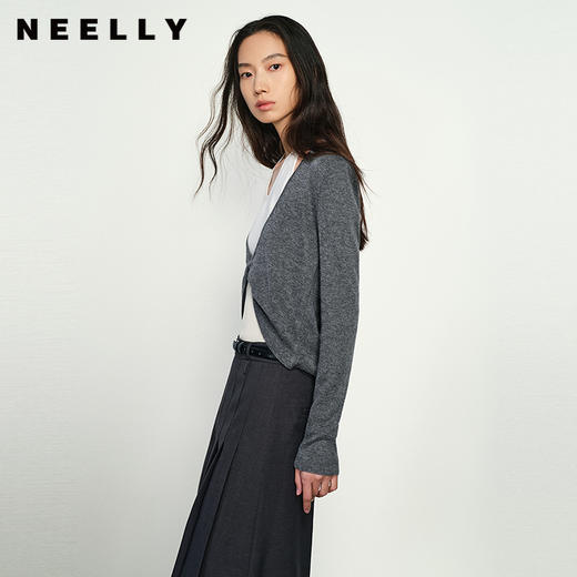 NEELLY纳俪商场同款春新款设计感假两件针织衫女高级显瘦挂脖上衣N25022A01065 商品图0