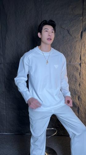 59938秋冬季新款时尚个性美式街头纯色拼接倒三角休闲圆领长袖T恤百搭