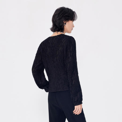 NEELLY纳俪商场同款春季新款高级感纯色V领衬衫女慵懒风正肩衬衣N25024B04573 商品图1