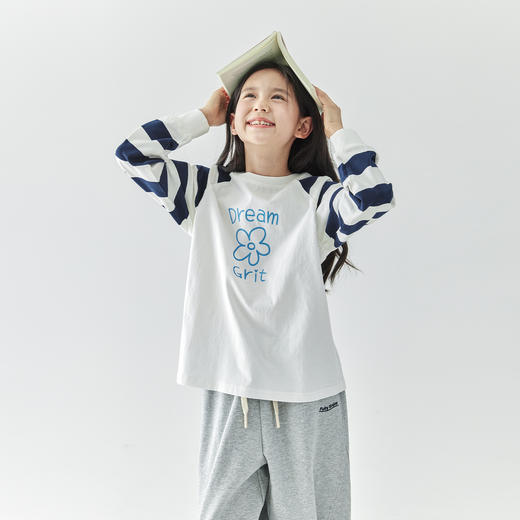 棵初2025年春季新款女童条纹印花长袖T恤拼接中大童花朵图案上衣 商品图4