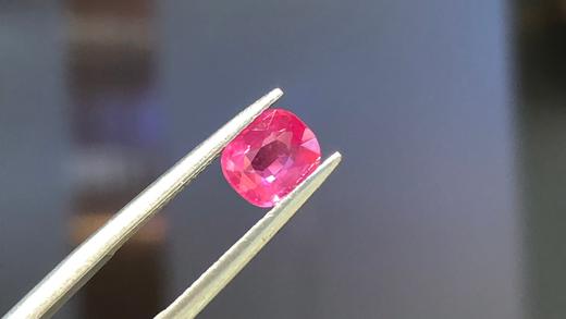 1.05ct刻面帕帕拉恰蓝宝石裸石 商品图2