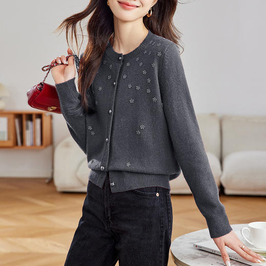 CC-27-2509好看红色毛衣开衫女2025新款春秋薄款针织衫内搭可外穿针织外套女 商品图2