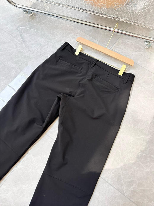点此购买 始祖鸟春款男士商务款防风弹力冲锋裤 xj 308378 商品图3