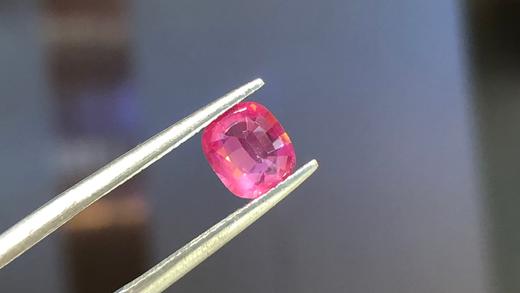 1.05ct刻面帕帕拉恰蓝宝石裸石 商品图3