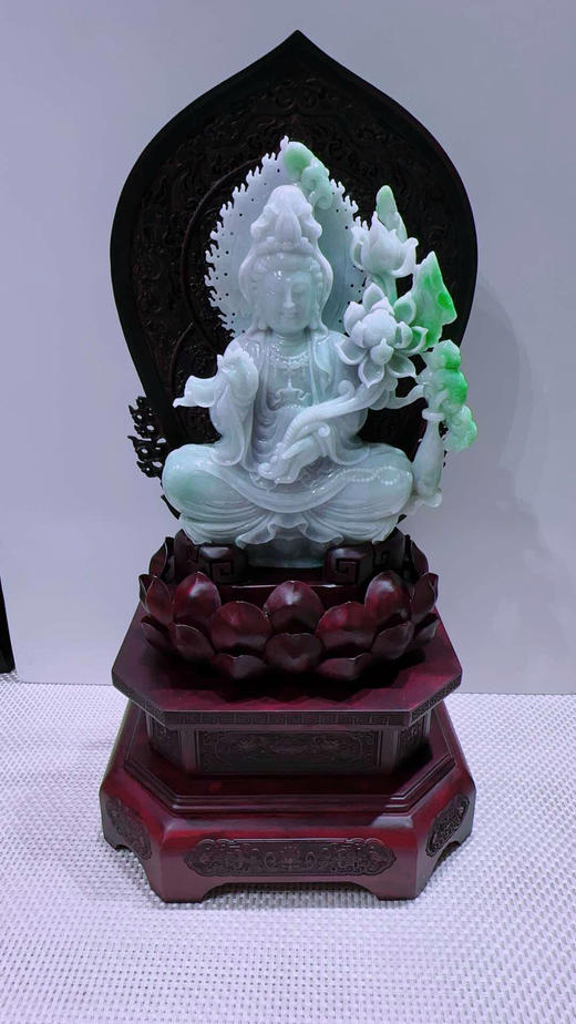 620826翡翠摆件【观音】 商品图3