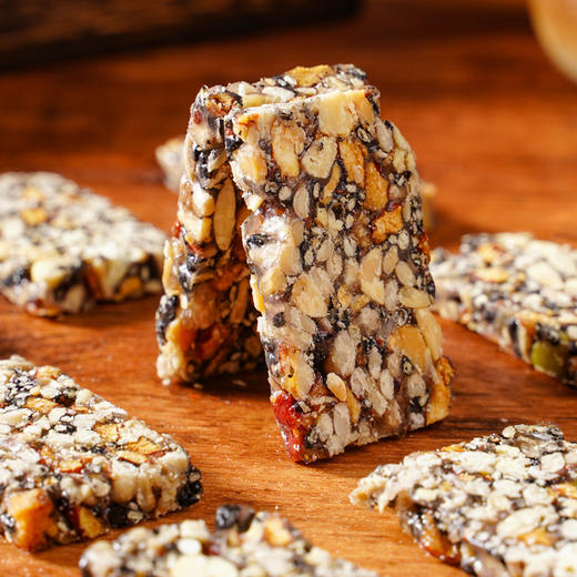 【39.9到手100包❗️阿胶八宝切糕】甄选品质原料制作，葵花仁/麦芽糖/花生/红枣/南瓜籽/黑芝麻/核桃仁/巴旦木/阿胶粉/黑桑葚，味道香浓甜糯，早餐代餐下午茶休闲茶点糕点零食L 商品图2