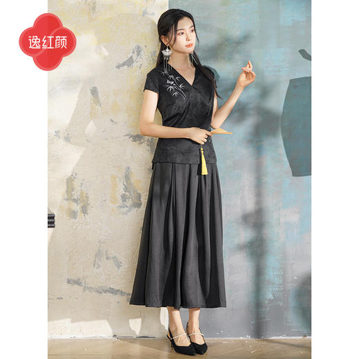 上海逸红颜玉茹2025年夏季新款中式提花竹纹刺绣交叠领汉服上衣女 商品图3