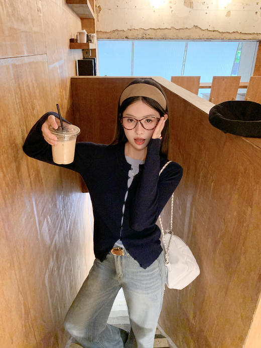 【189元任选2件】最后一波现货！3色系扣假两件针织衫 商品图4