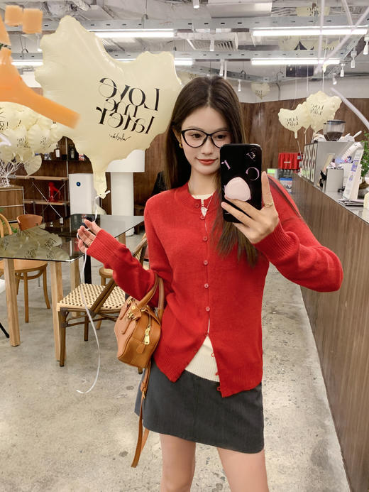 【189元任选2件】最后一波现货！3色系扣假两件针织衫 商品图8