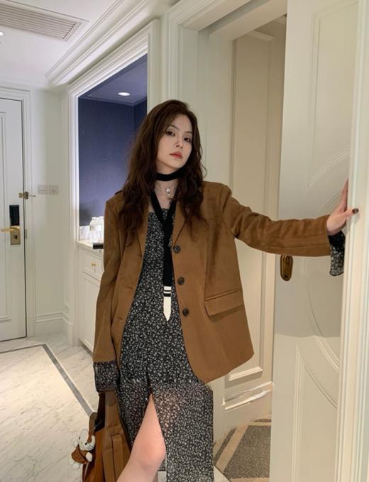 🌟【悉尼往事】 早春韩系复古麂皮棕色西装外套8838： ✅经典廓型西装再现💕，去繁为简＆重塑比例，💰强调舒适度与时髦度兼具，上身挺阔显气质，🌸干练百搭。  商品图7