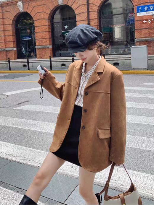 🌟【悉尼往事】 早春韩系复古麂皮棕色西装外套8838： ✅经典廓型西装再现💕，去繁为简＆重塑比例，💰强调舒适度与时髦度兼具，上身挺阔显气质，🌸干练百搭。  商品图3