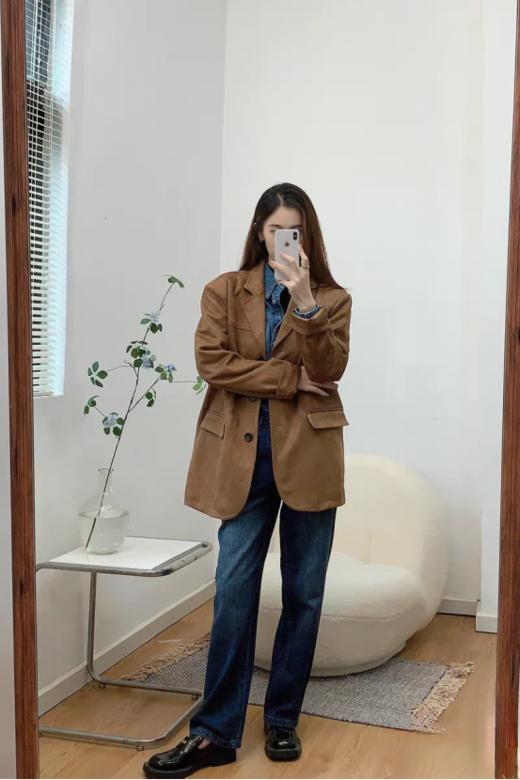🌟【悉尼往事】 早春韩系复古麂皮棕色西装外套8838： ✅经典廓型西装再现💕，去繁为简＆重塑比例，💰强调舒适度与时髦度兼具，上身挺阔显气质，🌸干练百搭。  商品图1