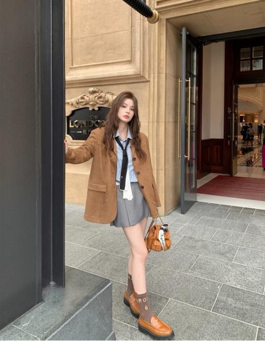 🌟【悉尼往事】 早春韩系复古麂皮棕色西装外套8838： ✅经典廓型西装再现💕，去繁为简＆重塑比例，💰强调舒适度与时髦度兼具，上身挺阔显气质，🌸干练百搭。  商品图5