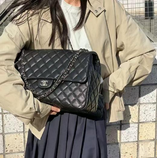 CHANEL香奶奶 24C 菱格衔缝翻盖链条 颗粒压花小牛皮 机场包手提包单肩斜挎包 超大号 女款 黑色（HH） 商品图7