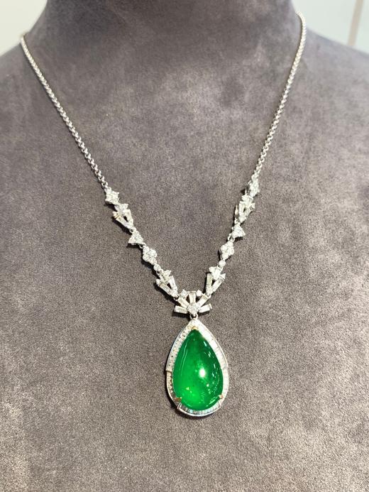 8.27ct蛋面祖母绿吊坠 商品图0