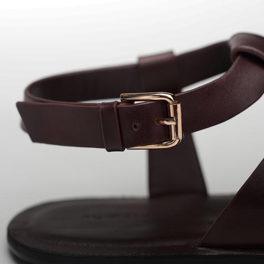 ROMI STUDIO“法式简约” 复古休闲软底一字扣乌木色夹脚凉鞋 S3602 商品图2