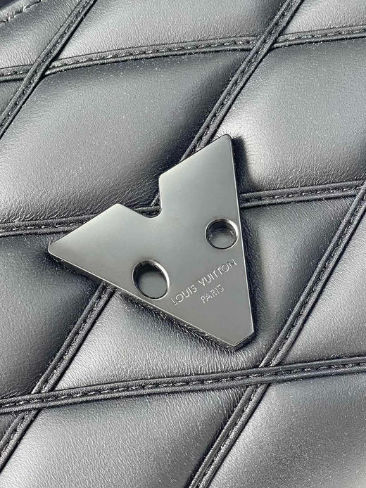 春季特惠💰1050 原单LV M11374 尺寸：23×16×10cm TEIST 全皮链条斜挎包 商品图6