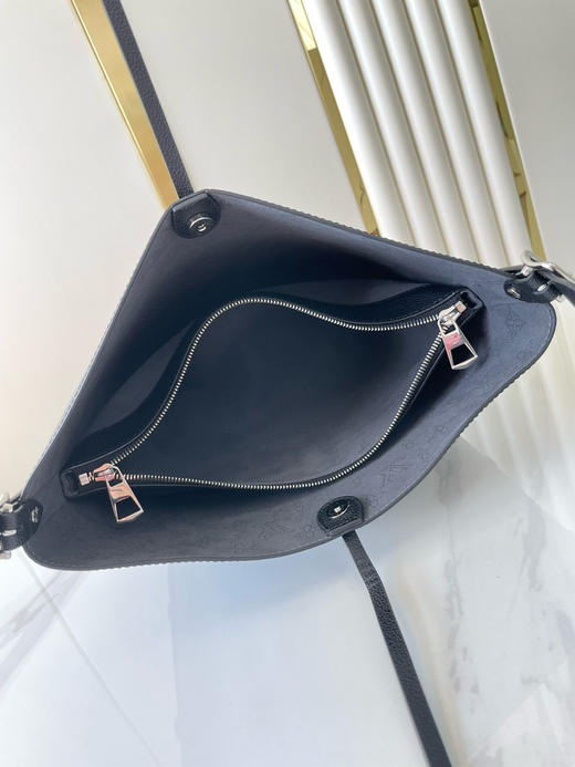 春季特惠💰980 原单LV M12139 尺寸：28×27×10cm FLORE 全皮托特包 商品图7