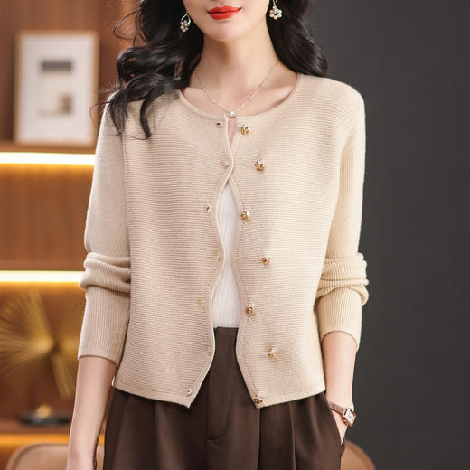 CC-102-8779春秋女装新款高腰毛衣女短款时尚开衫外套针织上衣洋气宽松配裙子 商品图1