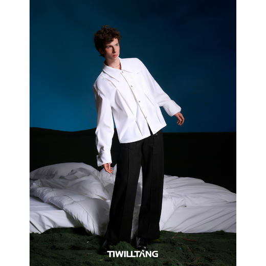 启世录TIWILLTANG“洌袖渡涧”黑色长袖休闲立体衬衫外套宽松上衣 商品图3