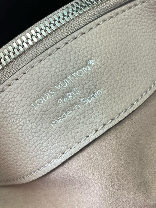 春季特惠💰980 原单LV M12140 尺寸：28×27×10cm FLORE 全皮托特包 商品图8