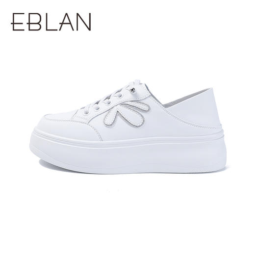 伊伴潮流新款运动休闲板鞋单鞋B25112118 商品图1