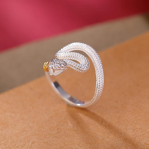 S925纯银镀白金分色响尾蛇灵蛇，开口本命年轻奢时尚潮流戒指CW-JZ06935 商品图2