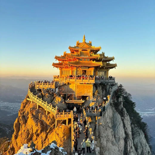 【十人专属】边玩边养老丨漫游洛阳，赏尽神州牡丹国色，观老君山云海翻腾，探寻千年古都魅力！ 商品图1