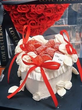 爱心草莓蝴蝶结蛋糕 | 昔果