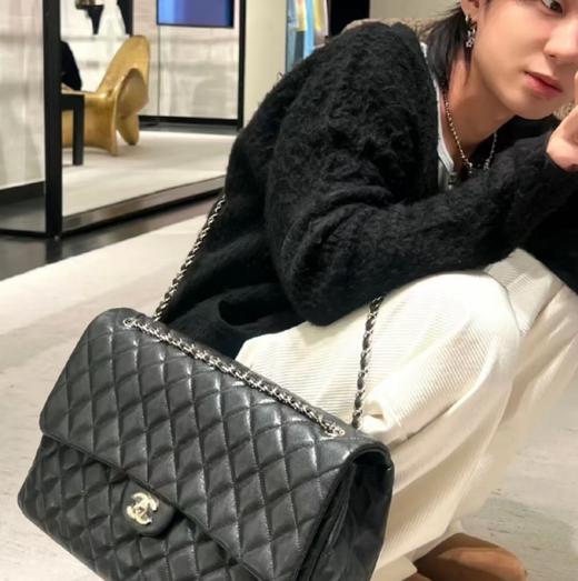 CHANEL香奶奶 24C 菱格衔缝翻盖链条 颗粒压花小牛皮 机场包手提包单肩斜挎包 超大号 女款 黑色（HH） 商品图4