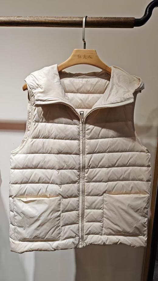 4F 若岚菲 安洁莉娜羽绒马甲 商品图1