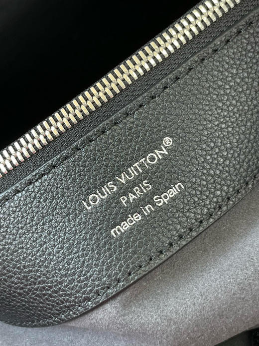 春季特惠💰980 原单LV M12139 尺寸：28×27×10cm FLORE 全皮托特包 商品图8